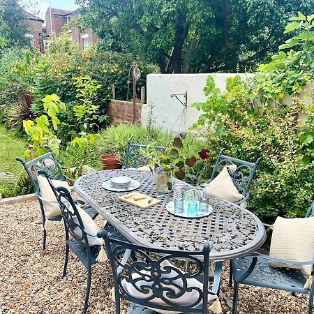 Spacious Semi-Detached Southsea House, Free Parking On Drive Πόρτσμουθ Εξωτερικό φωτογραφία