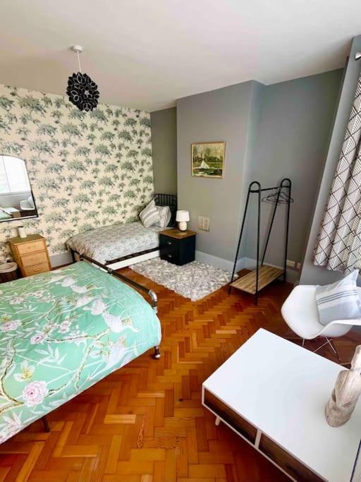 Spacious Semi-Detached Southsea House, Free Parking On Drive Πόρτσμουθ Εξωτερικό φωτογραφία