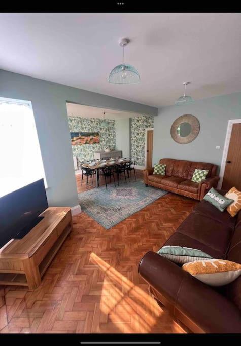 Spacious Semi-Detached Southsea House, Free Parking On Drive Πόρτσμουθ Εξωτερικό φωτογραφία