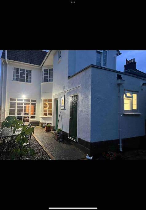 Spacious Semi-Detached Southsea House, Free Parking On Drive Πόρτσμουθ Εξωτερικό φωτογραφία