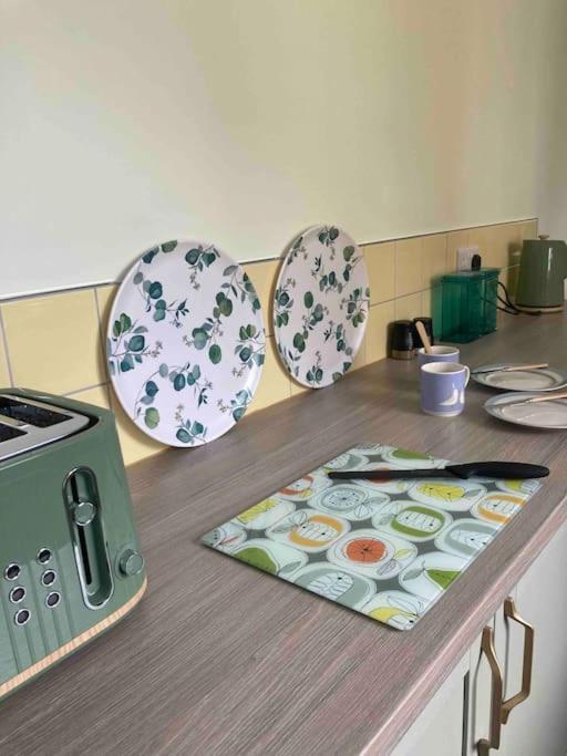 Spacious Semi-Detached Southsea House, Free Parking On Drive Πόρτσμουθ Εξωτερικό φωτογραφία