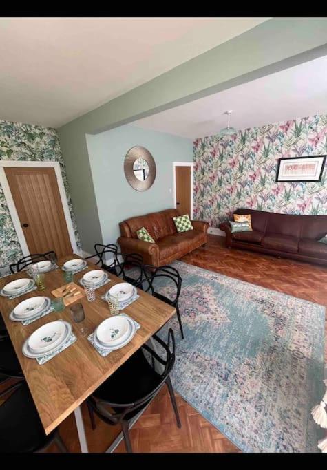 Spacious Semi-Detached Southsea House, Free Parking On Drive Πόρτσμουθ Εξωτερικό φωτογραφία