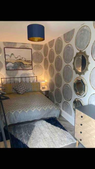 Spacious Semi-Detached Southsea House, Free Parking On Drive Πόρτσμουθ Εξωτερικό φωτογραφία