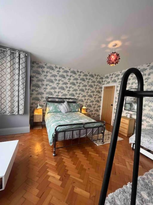 Spacious Semi-Detached Southsea House, Free Parking On Drive Πόρτσμουθ Εξωτερικό φωτογραφία