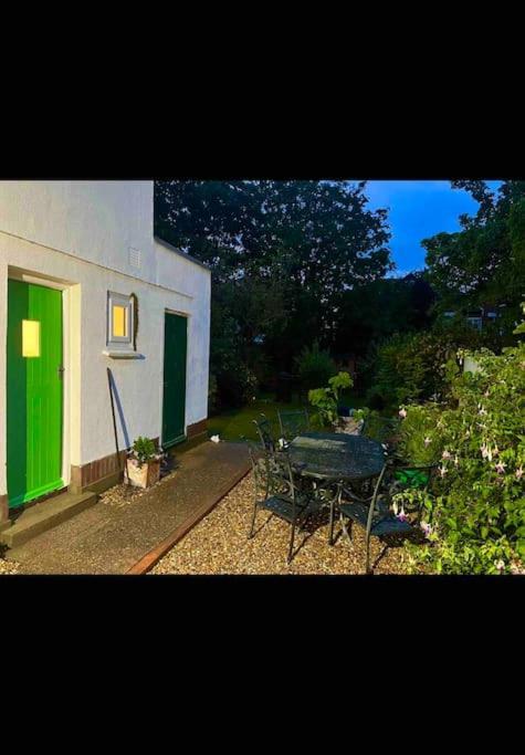 Spacious Semi-Detached Southsea House, Free Parking On Drive Πόρτσμουθ Εξωτερικό φωτογραφία