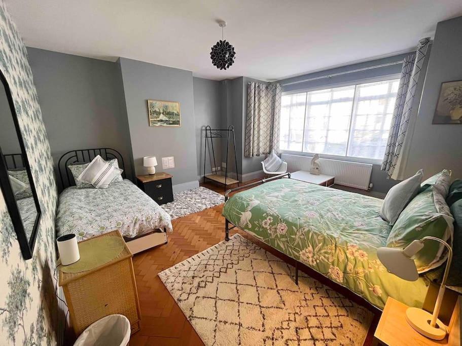 Spacious Semi-Detached Southsea House, Free Parking On Drive Πόρτσμουθ Εξωτερικό φωτογραφία